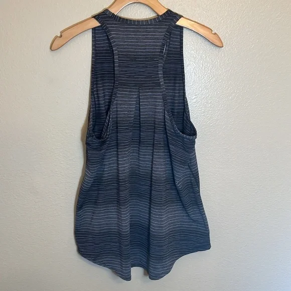 Kirkland Signature Athletic Tank Top - Picture 4 of 7